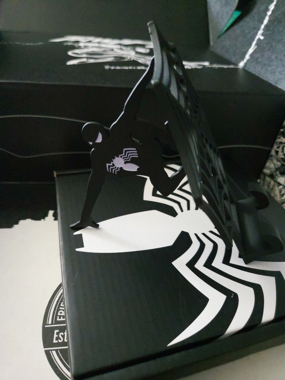 Loot Crate Marvel Gear And Goods Crate Sept 2018 - Picture 11 of 15